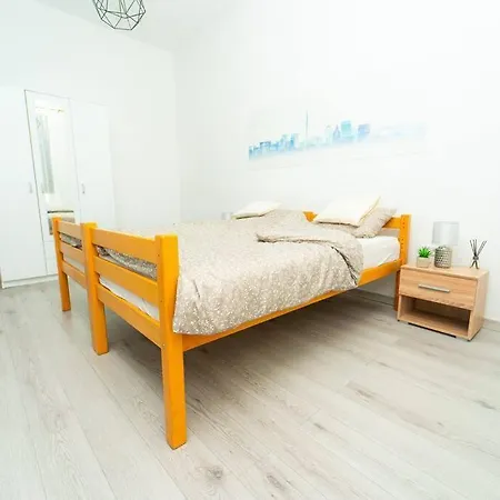 Apartment Beautiful 1bdr In Center