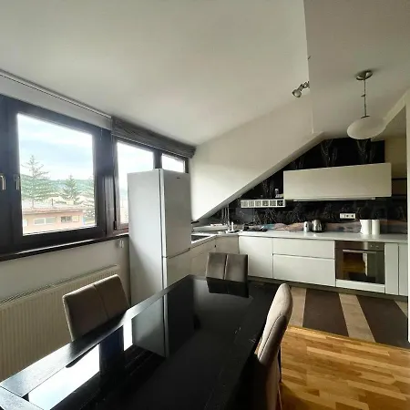 Engadin Beautiful 2bdr Apartamento *